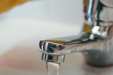 Opłacalność uzdatniania wody w domu