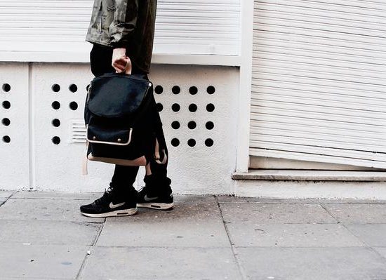 Czarny plecak – poręczny i stylowy